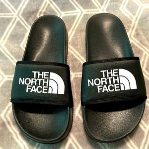 The North Face black and white slides sandals Sz 6. Brand new, NO TAGS.